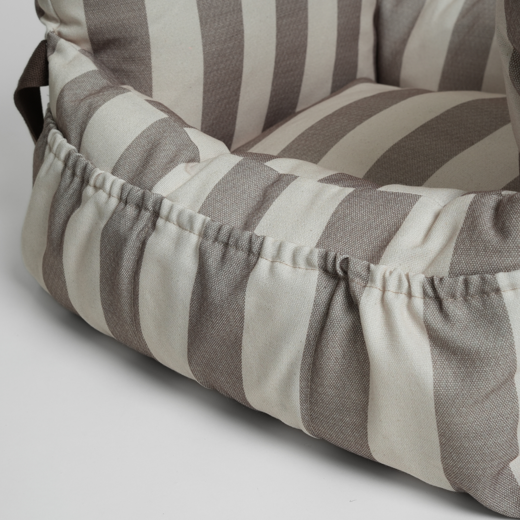 Lara Car Seat | Striped 2.0