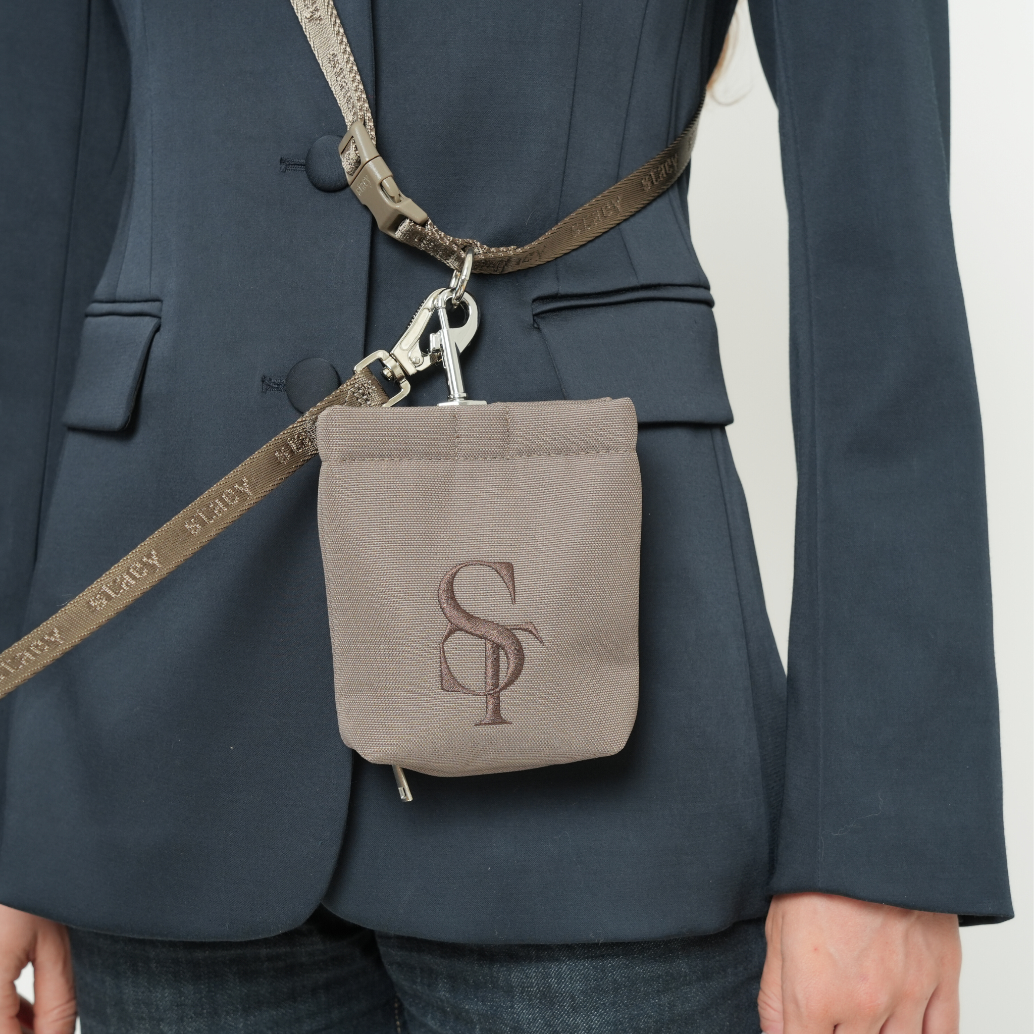 Elma Active Treat Bag w. Waste Bag Holder | Taupe