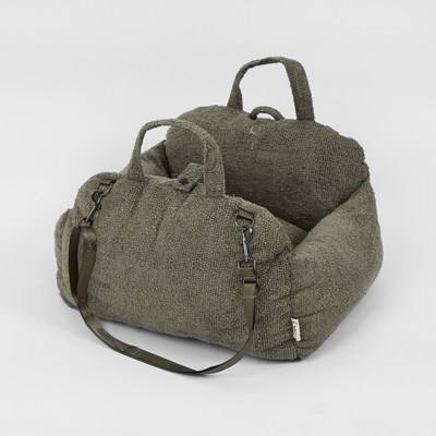 Tova 2-in-1 dog car seat in chestnut bouclé with handles and shoulder strap